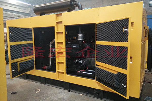 600KW上柴股份靜音柴油發電機組 出口非洲尼日利亞，裝車發貨